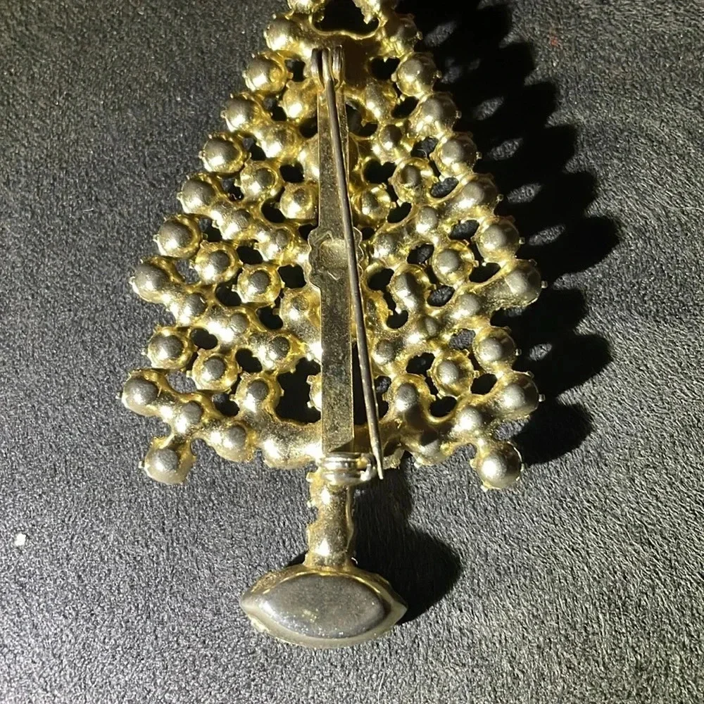 Vintage prob rhinestones Christmas tree brooch